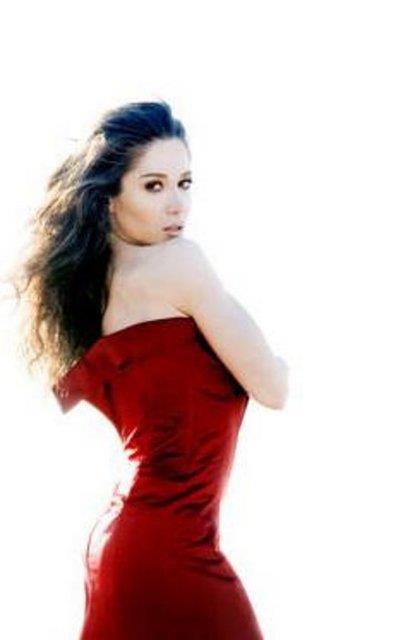 AYE HAKAN AYKUT Hakan Altun gnmz mzik piyasasnda da adn devam etiren nllerden biri.