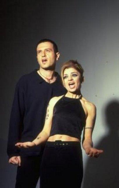 ilk byk baary 1987 Kuadas Altn Gvercin ark Yarmas'nda seslendirdikleri "Tasvir-i ikayet" adl arkyla elde ettiler.