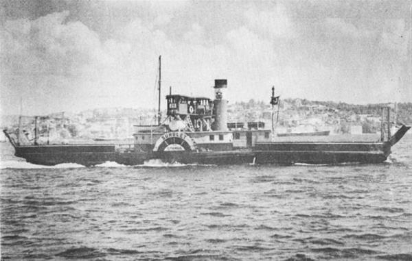 93 Harbi, Trablusgarp, Balkan, Birinci D�nya ve Kurtulu� Sava�� y�llar�nda �irket vapurlar� bir yandan Bo�az’da ula��m� sa�larken bir yandan da bu sava�larda asker ve askeri m�himmat� ta��yordu.    93 Harbi s�ras�nda Suhulet �anakkale’ye g�nderilmi� ve burada askeri sevkiyata tayin edilmi�ti. Ayn� �ekilde Trablusgarp ve Balkan Sava�lar�s�ras�nda �irket vapurlar� hem askeri sevkiyat hem de yaral� askerlerin hastanelere g�t�r�lmeleri i�in kullan�lm��lard�r. Birinci D�nya sava��ba�lad���nda ise �irket hi�bir �cret talep etmeksizin t�m gemilerini askeri hizmetin emrine sunmu�tur.