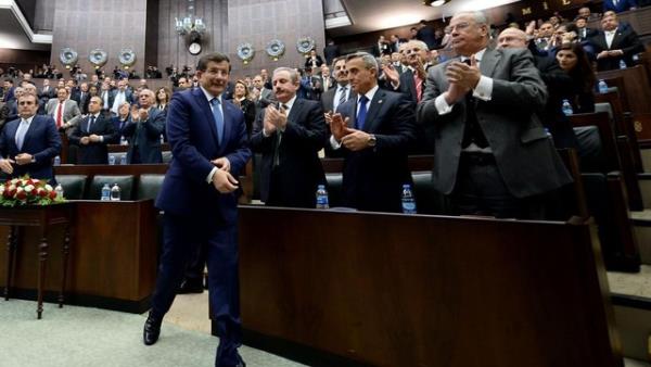 Ak Parti,  Erdoan&#8217;sz ilk ciddi snavn 7 Haziran Genel Seimlerinde verecek. Seimlerde 3 dnem kuralna taklan aralarnda baz Bakanlarnda bulunduu 70&#8217;in zerinde milletvekili yeniden aday olamayacak.