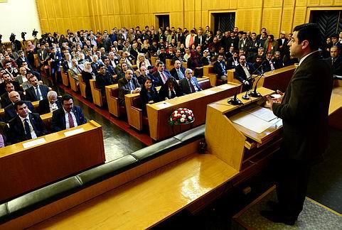 <p> <strong>HDP'NN A TAKIMI LSTE DII</strong></p>  <p> ki dnem kural iletilirse 2015'te olmayacak isimler yle:</p>