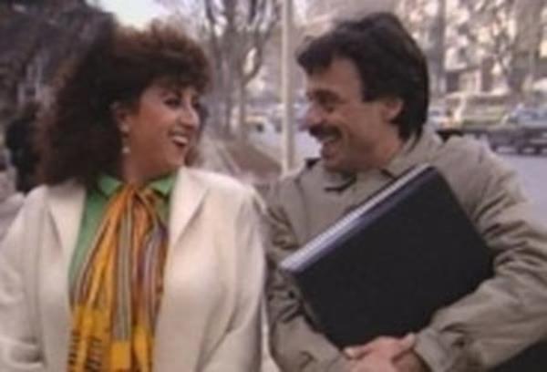 Perihan Abla  <br>  80`li yllarda TRT&#8217;de yaynlanm olan Perihan abla, Perran Kutman`la zdeleen bir karakterdi. Perihan ablay ve onu deliler gibi seven akir`i nasl unutabiliriz? Belki de bazlarmz sevmeyi ilk o diziyle rendi...