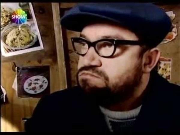 Ekmek Teknesi  <br>  Her karakteri fenomen olmutu. Orta direk Trk aile yapsn ok iyi yanstan dizi, halk tarafndan ksa srede benimsenmiti.