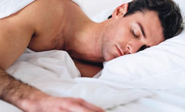 Erkekler, kendi cinsleri ile ilgili rya grmeye daha ok meyillidir. Erkeklerin ryalarndaki karakterlerin yzde 70&#8242;i baka erkeklerdir.