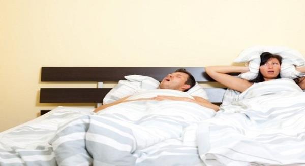 Bilimsel olarak kantlanamasa da, yaplan aratrmalarda horlayan insanlarn daha az sayda, daha ksa ve genellikle unutulan ryalar grd sonucuna varm.