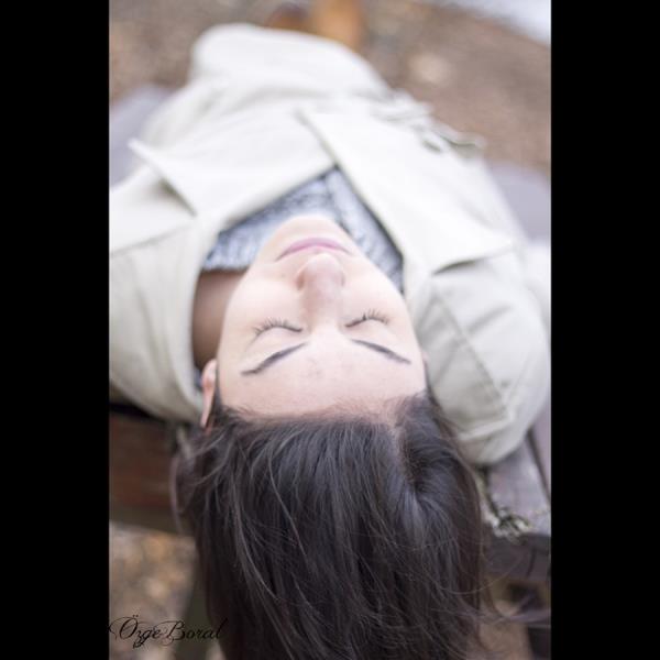 Hzl Gz Hareketi (REM) uykunun standart bir evresidir ve bu evrede gzler hzl hareket eder.