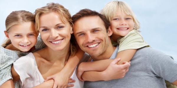 Uzm. Psk./Pdg. Reyhan Ate Ycel ile ebeveynin davrannn ocuklar zerindeki etkisini konutuk. &#8220;Nasl bir ailemizin olduu sorusu da nemli bir sorudur. Herkes etrafndakilere tepki verir. Mutlu bir ailede yetitiini dnen kiilerin bedensel hareketleri ile sorunlu bir ailede yetien bireylerin beden durular bile farkllk ierebilir.&#8221;