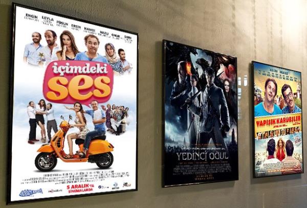 Ali Yorgancolu'nun ynettii, Yolanthe Cabau, Mehmet Ali Erbil, Peker Akaln ile Smer Tilma'n rol ald "Polis Akademisi: Alaturka" izleyiciyle buluacak.    Komedi trndeki filmde, polislik mesleine uygun olmayan bir grup gencin, akademiye kabulleriyle balayan elenceli ve macera dolu servenleri izlenebilecek.