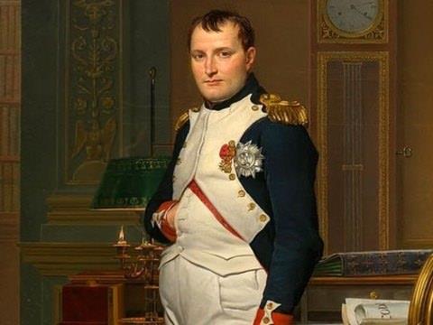 7. Napolyon ksa boyluydu<br>  170 cm'lik boyuyla, zamannn ortalama Fransz erkeinden uzundu.