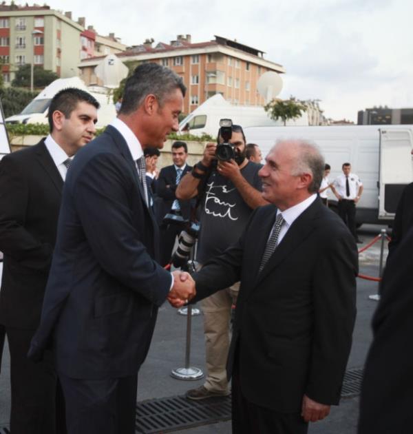 Ak Parti'nin iftarna nl akn