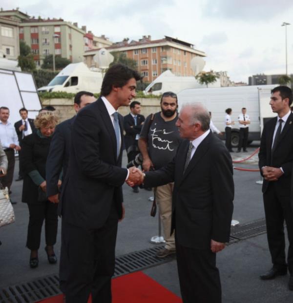 Ak Parti'nin iftarna nl akn