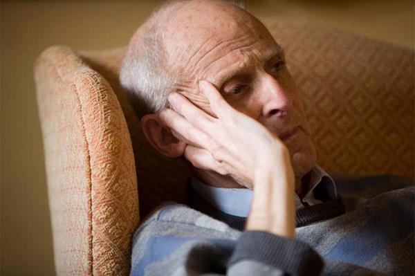 Yaam sonu terapisti: Bu uzmanlar yal kiinin ailesiyle ibirlii halinde alyor ve yal kiinin psikolojik her trl skntsnda yardmc oluyor.