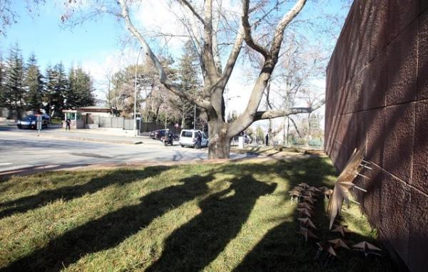 ankaya Kk'ndeki Cumhurbakanl forsu skld. Kk, artk Babakan Ahmet Davutolu tarafndan Babakanlk Konutu olarak kullanlacak. Danmanlar ile birlikte ankaya Kk'nde alacak olan Babakan, yabanc konuklar da burada arlayacak