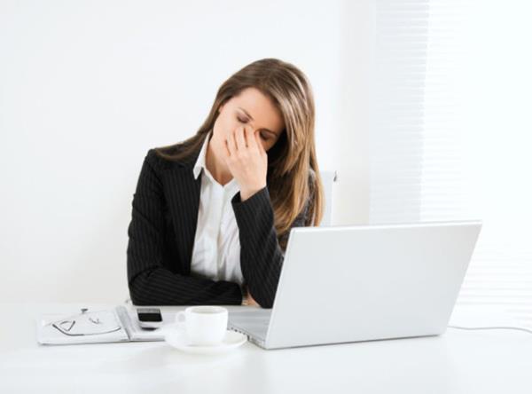 Molalar vererek yerinizden kalkn ve gerinme hareketleri yapn.