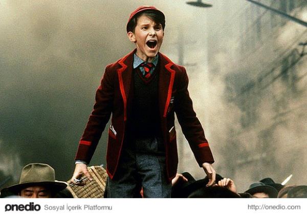 33. Empire of Sun filminde Christian Bale (1987)