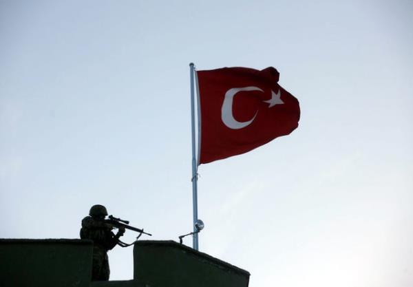 Her askeri birlikte olduu gibi, Tekeli&#8217;de de mesai gn doumuyla balyor. Aslnda &#8220;mesai&#8221; diye bir kavram da yok hudut birliklerinde. 7 gn 24 saat esasna gre her an tetikte bekliyorlar.