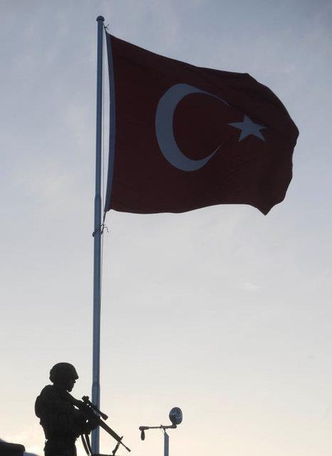 Atatrk&#8217;n &#8220;Salam kafa salam vcutta bulunur&#8221; szn dstur edinen askerlerin yaamnda sporun ok nemli bir yeri var. Gne sabah sporuyla balayan Mehmetik, grevlerinden kalan zamanlarn da taburun spor salonunda deerlendiriyor.