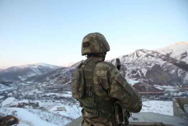 Bu kapsamda greve ilk balayan askerler 3 yllk ilk szlemelerini tamamlama ve &#8220;devam ya da tamam&#8221; kararn verme aamasna geldi.