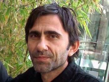 Dizide Peker Pekmez karakterini canlandran Peker Akaln, aniden ayrlmaya karar verdi..