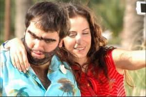 Kirli Kedi Organisazyon kr paynn denmedii gerekesiyle ynetmen Faruk Aksoy'un sahibi olduu Aksoy Film irketine 1 milyon 193 bin liralk dava at.