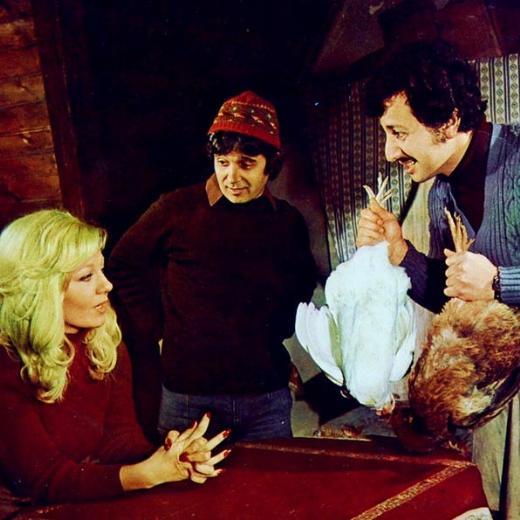 "Beklesek de ecelleriyle mi lseler acaba?."    Mavi Boncuk" Aklnzda kalan en beendiiniz diyalou sorsak.