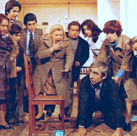 "Neeli Gnler" 1978. Filmde byle bir sahne yok!..zel bir mizansen herhalde..