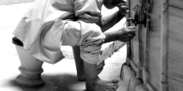 Allah resulu (s.a.v.) bu konuda ne gzel buyurmutur: "Kim abdest aldnda abdestini gzel alrsa, ilemi olduu gnahlar, trnaklarnn altndan kncaya dek btn vcudundan kar". (Hadisi Mslim rivayet etmitir).