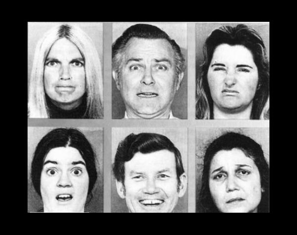 En sonunda tm denekler canl bir farenin kafasn kesmeye ikna edildi. Bu eylem srasnda ekilen fotoraflarda denekler "Deneyin Byk Tanrs"na kurban adayan garip bir tarikatn mensuplarna benzer yz ifadelerine sahipti.