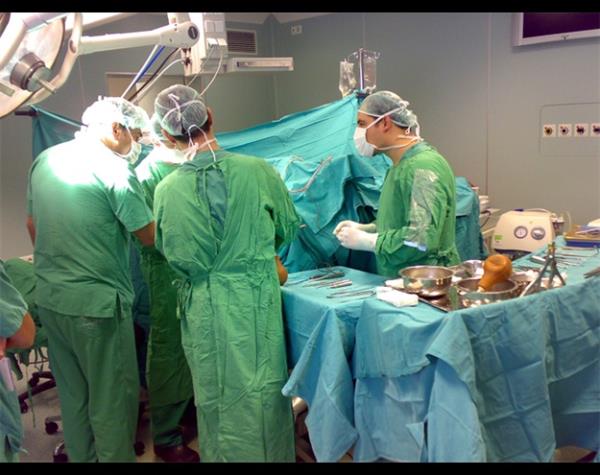 lleri Diriltme Deneyi: Robert Cornish 1930'larda tahtravalliye benzer bir dzenek kullanarak l hayvanlar canlandrmaya kalkt. Amac birgn insanlarn zerinde de bunu denemekti. Yeni len baz kpeklerin damarlarna adrenalin ve anti-phtlatrclar enjekte etti. Baz denekler bir sreliine ar beyin hasar ve krlkle hayata dnd.