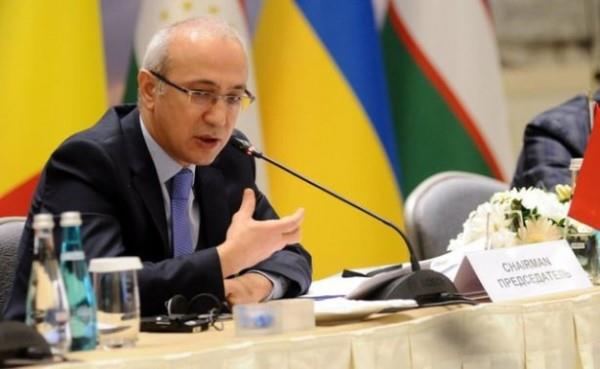 Yksek Lisans: Leeds niversitesinde maden ve yneylem aratrmas Yksek Lisans: ABD'de Delaware niversitesinde ekonomi