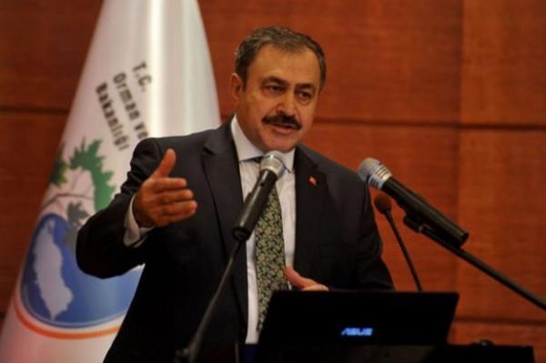 Doktora: stanbul Teknik niversitesi naat Fakltesi Hollanda Delft'de aratrmalar yapt. 1984'de doent, 1991'de profesr oldu