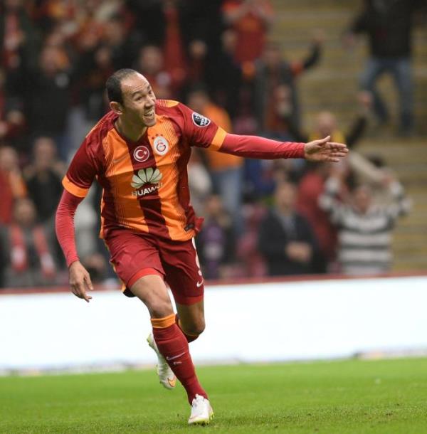 M EMiR CAN &#8207;@MEMiRCAN volkan kendi fazla uyanikliginin kurbani olmu sen vuracagi yeri tahmin edip uyaniklik yapma birak kalede kaleci var