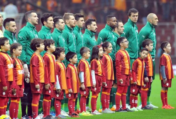 Metin Vatansever &#8207;@mevatansever volkan en ne kadar tecrbesiz bir futbolcu olduunu her seferinde hatrlatmaya devam ediyor