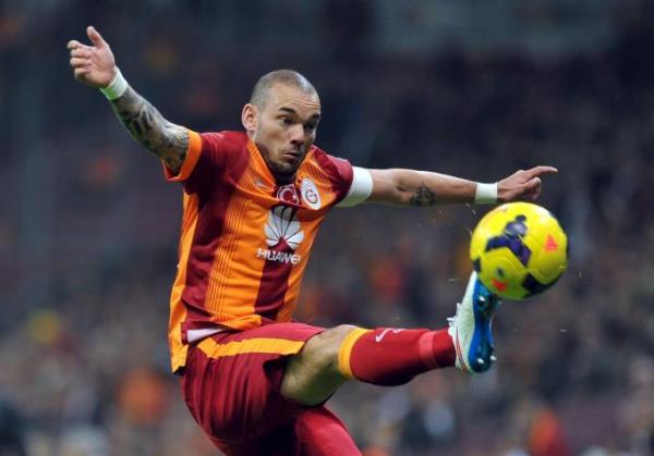 dila &#8207;@dilacakir25 Hayattan bezdim ya kanser ettin be Galatasaray