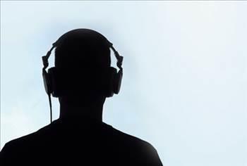 Yani, her sabah 'Fabrika ayarlarna dn' seeneini tercih ederek telefonunuzun casus yazlm tarafndan dinlenmesini nleyebilirsiniz.