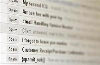 Spam e-mail  <br>  Her gn nmze bedava konan nadir eylerden biri de e-mailler. Ancak her bedava rnn de bir maliyeti var. Tpk spam e-mailler gibi. Sadece tek bir dosyada, talep edilmeden binlerce adrese gnderilen saysz mail tutuluyor. Gerekli koruma programlar olmayanlar, bilgisayarlarnn mrnden nemli bir miktar kaybedebiliyor. Ynla elektronik p grmezden gelenler ise eninde sonunda &#8220;silme&#8221; tuuna uzun mddet basmak zorunda kalyor.