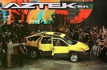 Pontiac Aztec  <br>  ne kan araba deil, estetii. &#8220;Muhtemelen dnyadaki en becerikli arac&#8221; olarak tantlan Pontiac Aztec, 2001 ylnda sunuldu. Ancak sorun u ki, Aztec muhtemelen dnyann en irkin aracyd. Pontiac ara zerindeki almalarn onu 2005 senesinde &#8220;tketinceye&#8221; kadar devam ettirdi, ancak bir sonu elde edemedi.