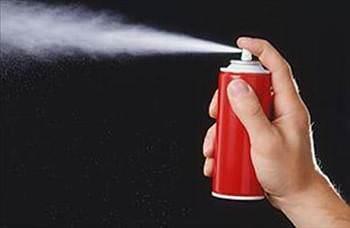 CFC&#8217;ler  <br>  Kloro-floro-karbonlar (CFCs), evreye ok byk zarar dokunan olduka kimyasal bileikler. Buzdolaplarnda kullanlan bu bileikler ozon tabakasn delmekte en byk rol stlenen maddelerin arasnda geliyor. 1970&#8217;lerde kullanmlar azalmasna ramen, atmosferde 100 yl kalabiliyor.