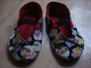 Bez pabularn temizlenmesi sorun oluyor ise pabular bir yastk klfnn ierisine koyun. Klfn azn kapayn ve amar makinesinde ykayn. Yeni gibi olacaklardr.