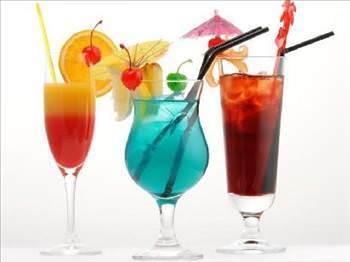 ok miktarda alkoll ve alkolsz kokteyller hazrladnzda onlardan bir miktarn buz kaplarna yerletirin. Kokteyllerin ierisine bunlar kullann Bylece sulanp tatlarn kaybetmeyeceklerdir.