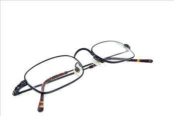 Gzlnzn vidas ok abuk kyorsa viday takmadan nce, vidann girecei delie renksiz oje damlatn. Viday yle takn.