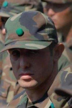 Bir ba�ka �nl� futbolcu Nihat Kahveci de askerli�ini ye�il sahalardan arkada�� Bel�zo�lu ile ayn� yerde yapt�.