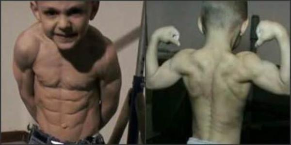 2004 doumlu minik yldz iki yandan beri vcut gelitirme alyor ve Guinnes Rekorlar kitabna girmi durumda.