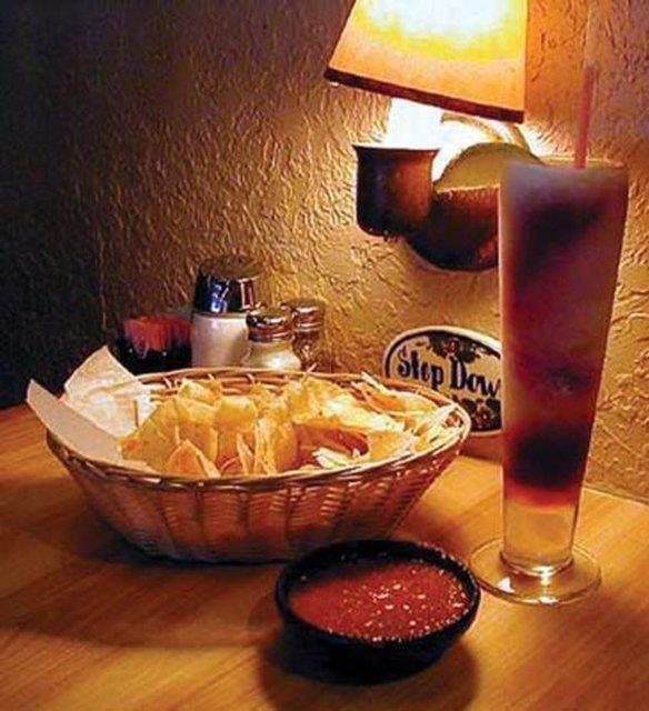 Gnde bir paket cips yemek, ylda be ie sv ya imenize bedel<br>  Britanya Kalp Vakfnn ortaya kard bu sonu, "abur cubur"a merak olan insanlar olduka korkutacak. En ok cips tketen lkelerin banda ngiltere ve ABD geliyor.