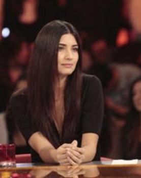 Birok arkc gibi i hayatnda da baarl olmak iin kollar svayan Serdar Orta, kalp atlyesi satn ald. Genliinde babasnn torna atlyesinde alan sanat, 1979&#8217;da kurulan ve plastik enjeksiyon alannda faaliyet gsteren &#8216;Serta Kalp Atlyesi&#8217;ni satn ald.