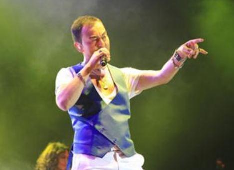 Birok arkc gibi i hayatnda da baarl olmak iin kollar svayan Serdar Orta, kalp atlyesi satn ald. Genliinde babasnn torna atlyesinde alan sanat, 1979&#8217;da kurulan ve plastik enjeksiyon alannda faaliyet gsteren &#8216;Serta Kalp Atlyesi&#8217;ni satn ald.