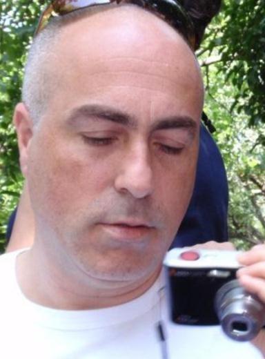 lban artk otomobil lastii bayilii yapyor. Hakan lban bir rportajnda "Evlendikten sonra bu ie adm attm. Gerektiinde lastik tamiri de yapyorum" diye anlatmt.