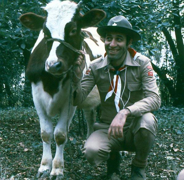 Byk usta Kemal Sunal'n hayat verdii, byk yazar syn. Rfat Ilgaz'n lmsz kahraman "nek aban" Gerek kimlii gmzde Safranbolu'da yaayan "kz Ahmet" lakapl Ahmet Demiralp Bey'e uzun mrler diliyor, bugne kadar gn yzne kmam bu kareyi, byk stadlarmzn ansna sevgi ve kranlarmzla sizlerle paylayoruz!..