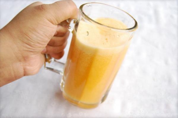 ocuklar ve meyve suyu: ocuklarn ou meyve suyunu sever. 6 yandan kk ocuklar iin gnde 115 ile 170 gram meyve suyunun yeterli olduu belirtiliyor. 7 ile 18 aras ocuklar iin ise 225 ile 340 gram meyve suyu neriliyor.