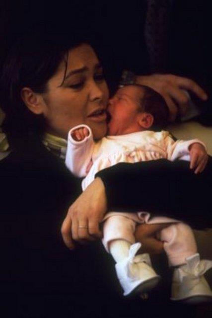 Sanat Hlya Avar, Kaya ilingirolu ile olan evliliinden Zehra isminde bir kz ocuu dnyaya getirdi.